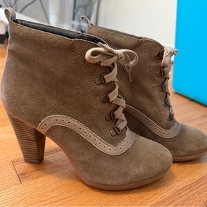 Stylish Army Green/Tan Lace-Up Ankle Boots